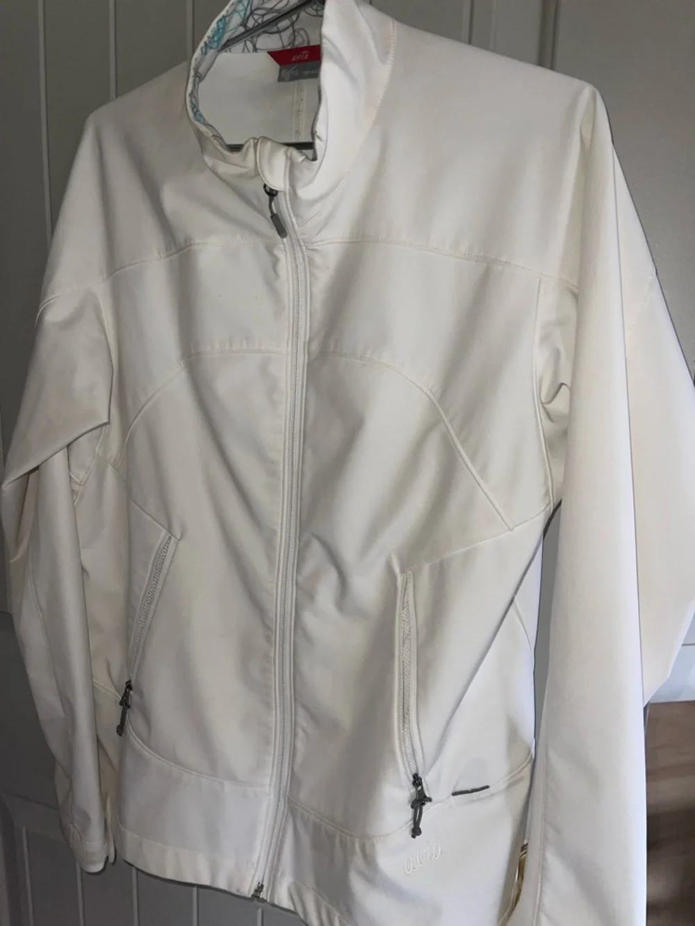 Avia White Women's Unity Soft-Shell Jacket Perfect for Spring - Picture 2 of 4